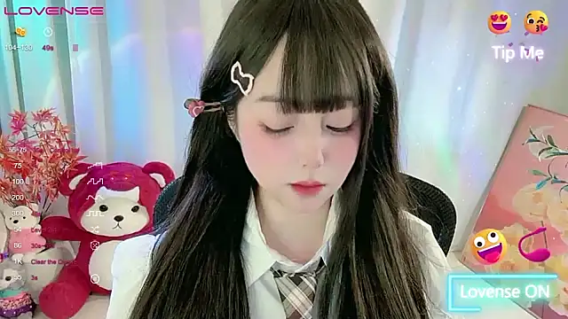 Snapshot of CLaire-5 chatting on February 26, 5:45 pm CLaire-5 online show from February 26, 5:45 pm