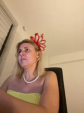 Amelia9798 online show from January 10, 8:32 pm