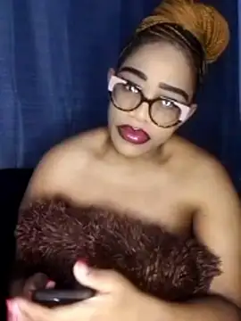 Sultrydiva1 online show from January 12, 10:59 pm