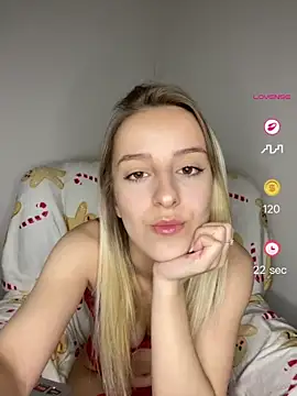 RahellaBlonde1 online show from May 1, 7:40 pm