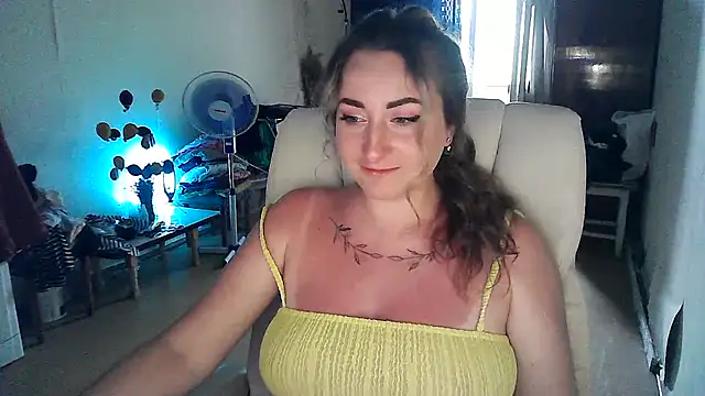 Snapshot of FoxyAnn12 chatting on July 3, 1:06 pm FoxyAnn12 online show from July 3, 1:06 pm