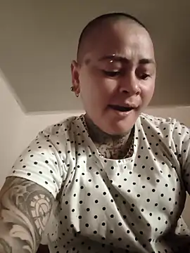 Carolain2026 online show from April 8, 7:58 pm