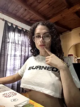 Nanucurlyxx online show from March 30, 7:15 pm