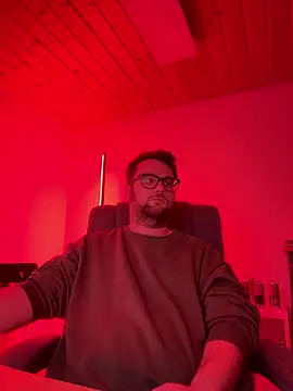 Snapshot of Dominic2295 chatting on January 18, 1:37 pm Dominic2295 online show from January 18, 1:37 pm