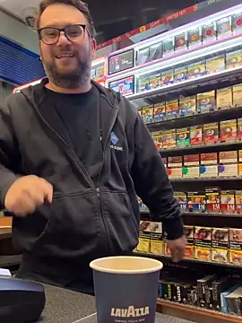 Snapshot of Dominic2295 chatting on January 19, 5:00 am Dominic2295 online show from January 19, 5:00 am