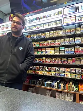 Snapshot of Dominic2295 chatting on February 6, 5:01 am Dominic2295 online show from February 6, 5:01 am