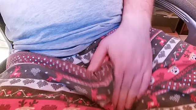 Snapshot of Dominic2295 chatting on February 9, 5:17 pm Dominic2295 online show from February 9, 5:17 pm