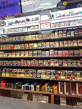 Snapshot of Dominic2295 chatting on February 20, 5:15 am Dominic2295 online show from February 20, 5:15 am