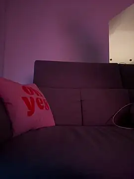 Snapshot of Dominic2295 chatting on March 21, 5:23 am Dominic2295 online show from March 21, 5:23 am