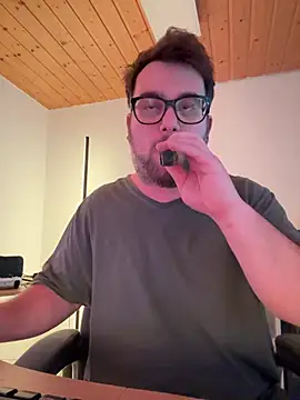 Snapshot of Dominic2295 chatting on March 22, 7:34 am Dominic2295 online show from March 22, 7:34 am