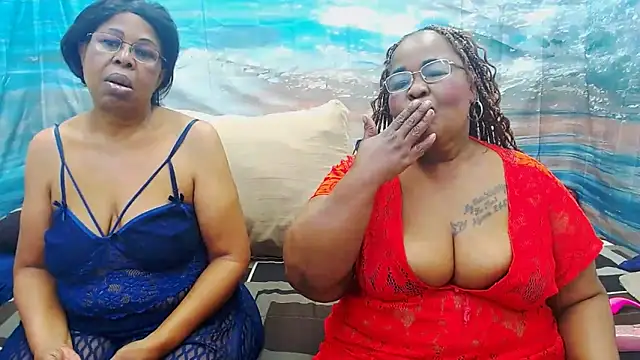 Snapshot of SEXY_MATURExx chatting on June 19, 12:31 pm SEXY MATURExx online show from June 19, 12:31 pm