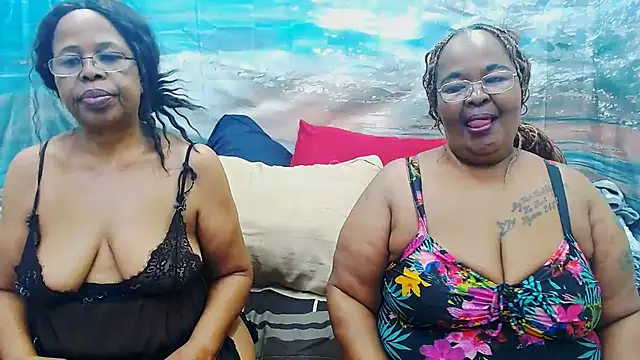 Snapshot of SEXY_MATURExx chatting on June 24, 12:53 am SEXY MATURExx online show from June 24, 12:53 am