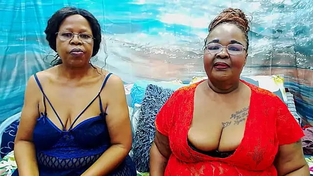 Snapshot of SEXY_MATURExx chatting on June 29, 5:57 pm SEXY MATURExx online show from June 29, 5:57 pm