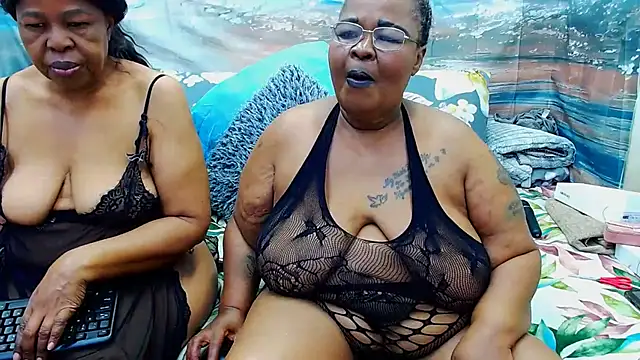 Snapshot of SEXY_MATURExx chatting on July 22, 5:05 pm SEXY MATURExx online show from July 22, 5:05 pm
