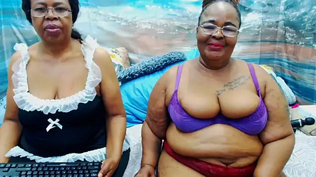 Snapshot of SEXY_MATURExx chatting on July 30, 8:41 pm SEXY MATURExx online show from July 30, 8:41 pm