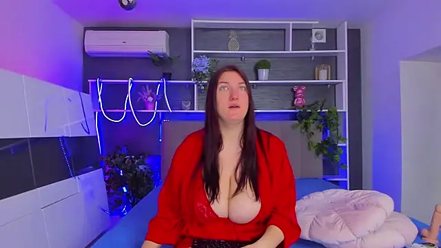 StephieRousee online show from April 28, 5:23 am