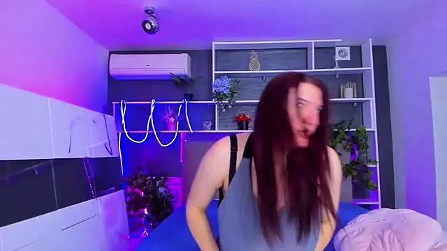 StephieRousee online show from May 4, 5:36 am