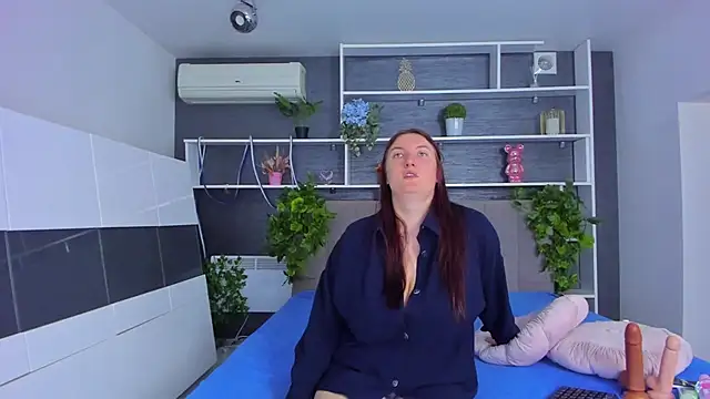 Snapshot of StephieRousee chatting on May 22, 5:36 am StephieRousee online show from May 22, 5:36 am