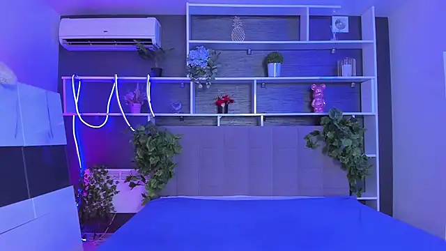 Snapshot of StephieRousee chatting on July 29, 5:27 am StephieRousee online show from July 29, 5:27 am