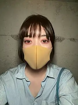 Snapshot of minami_room chatting on July 3, 1:17 pm minami room online show from July 3, 1:17 pm