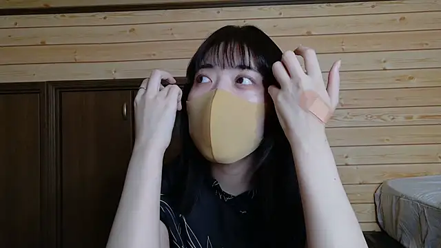 Snapshot of minami_room chatting on July 6, 8:11 am minami room online show from July 6, 8:11 am