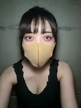 Snapshot of minami_room chatting on August 6, 12:40 pm minami room online show from August 6, 12:40 pm