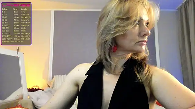 Monika-peach online show from June 2, 9:50 pm