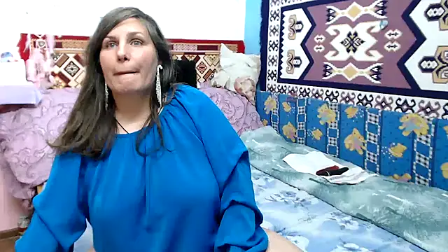 Adelinemilf online show from June 13, 3:54 pm