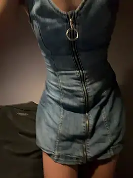 ElenaWhitmore online show from June 23, 9:13 pm