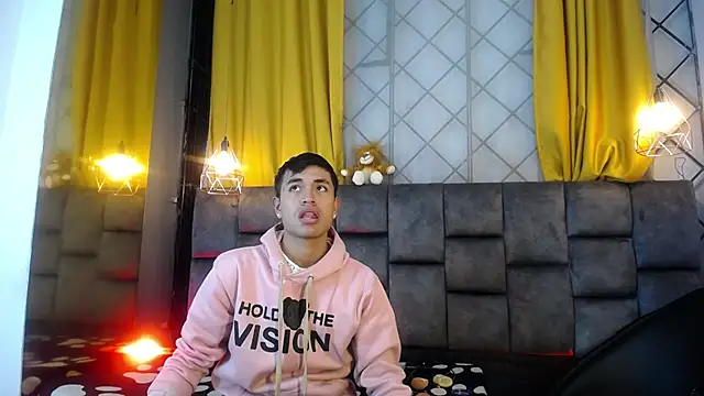 Snapshot of Maik_Russo chatting on February 12, 10:54 am Maik Russo online show from February 12, 10:54 am