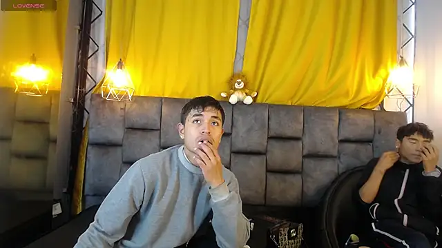 Snapshot of Maik_Russo chatting on February 15, 11:41 am Maik Russo online show from February 15, 11:41 am