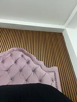 Violett hott  online show from May 1, 11:59 am