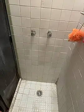 wolfbucker online show from January 13, 7:30 pm