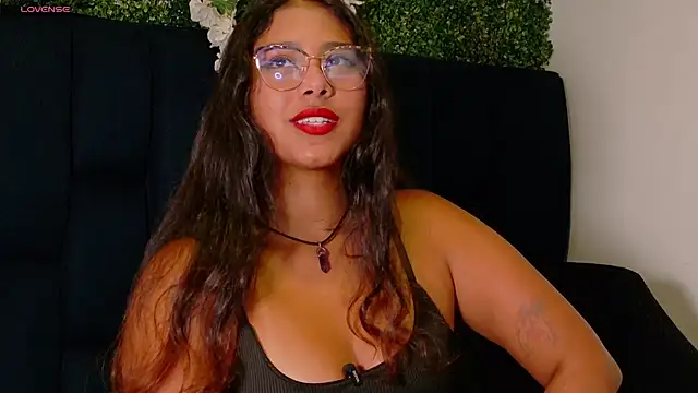 AnnaSmiles online show from May 29, 3:21 pm