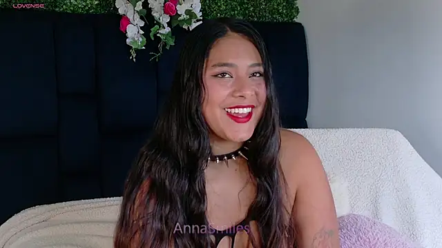 AnnaSmiles online show from July 13, 6:44 pm