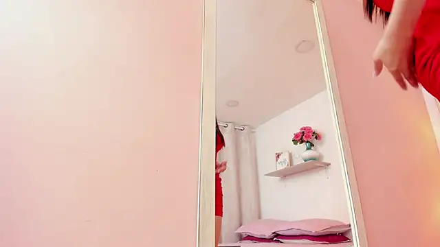 Snapshot of VictoriaGarret chatting on February 10, 12:20 pm VictoriaGarret online show from February 10, 12:20 pm