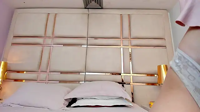 Snapshot of VictoriaGarret chatting on March 15, 1:28 pm VictoriaGarret online show from March 15, 1:28 pm