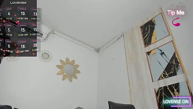 Snapshot of thamara-thompson chatting on June 16, 1:47 pm thamara-thompson online show from June 16, 1:47 pm