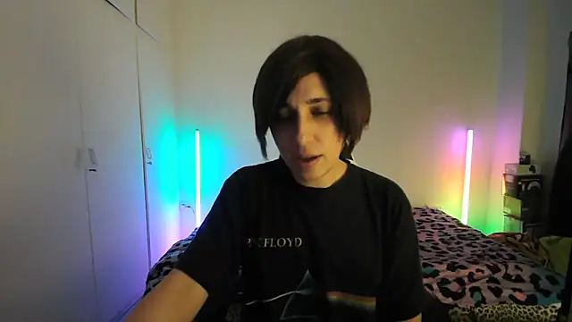 Snapshot of HoneyValentine chatting on May 7, 7:52 pm HoneyValentine online show from May 7, 7:52 pm