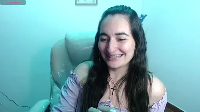 Snapshot of soffi_betacur chatting on July 14, 10:15 pm soffi betacur online show from July 14, 10:15 pm