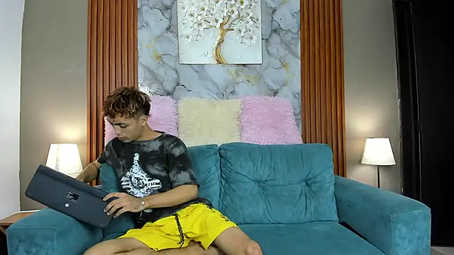 AVENGER BOYS2026 online show from February 24, 7:34 pm