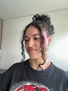 crystal dlun online show from February 21, 6:53 pm