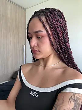 crystal dlun online show from February 26, 4:17 pm