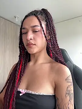 crystal dlun online show from March 8, 6:55 pm