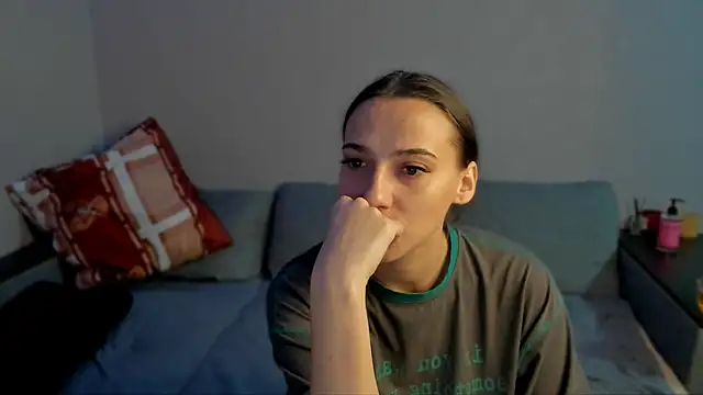 AnnaMized online show from February 12, 1:28 pm