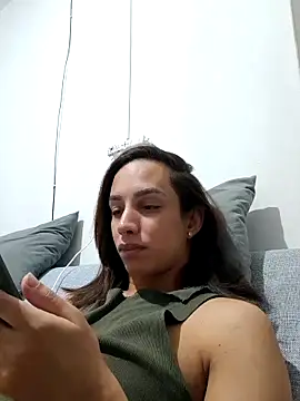 Snapshot of ofjuliaa chatting on May 7, 8:36 pm ofjuliaa online show from May 7, 8:36 pm