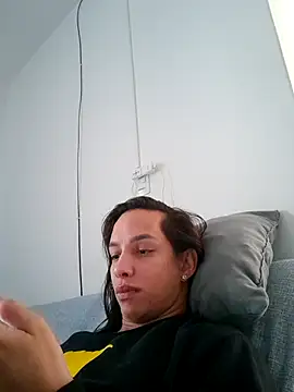Snapshot of ofjuliaa chatting on May 10, 8:14 pm ofjuliaa online show from May 10, 8:14 pm