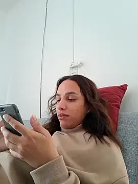 Snapshot of ofjuliaa chatting on May 11, 4:59 pm ofjuliaa online show from May 11, 4:59 pm