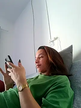 Snapshot of ofjuliaa chatting on June 8, 7:47 pm ofjuliaa online show from June 8, 7:47 pm
