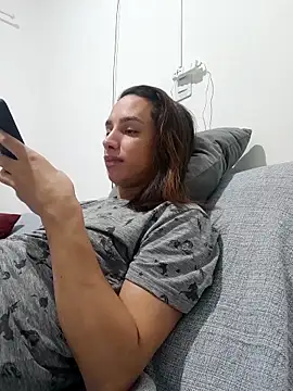 Snapshot of ofjuliaa chatting on June 10, 4:34 am ofjuliaa online show from June 10, 4:34 am